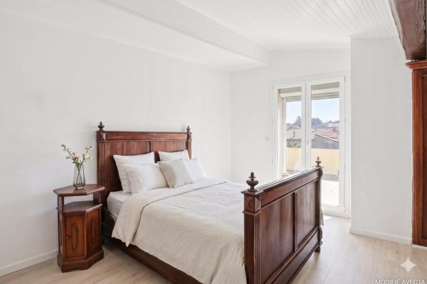 Vaste maison de village de 175 m2 avec immense garage, terrasse panoramique de 40 m2 et jardin - Saint-Paul-de-Fenouillet