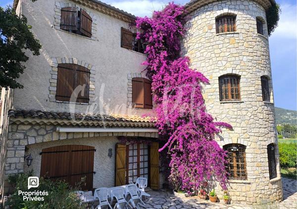 Maison de maître avec tourelle et piscine - potentiel exceptionnel - 413 m² - Draguignan