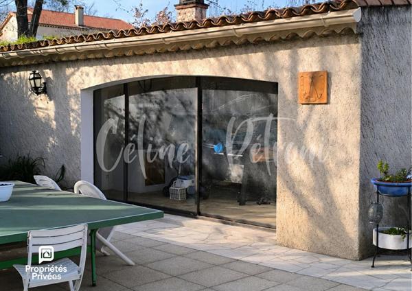 Maison de maître avec tourelle et piscine - potentiel exceptionnel - 413 m² - Draguignan