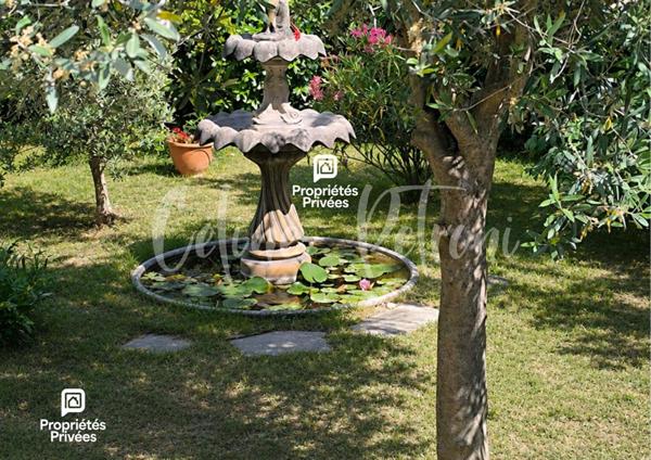 Maison de maître avec tourelle et piscine - potentiel exceptionnel - 413 m² - Draguignan
