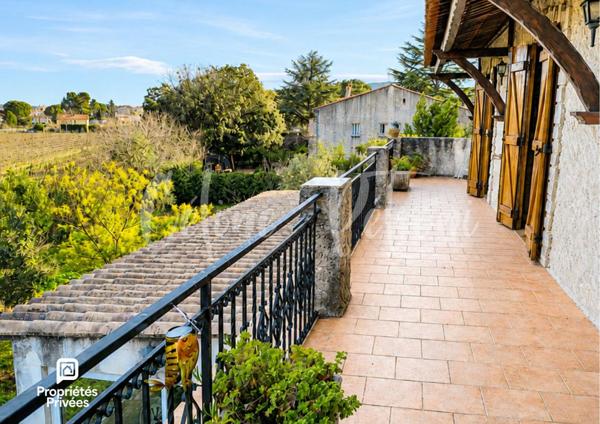 Maison de maître avec tourelle et piscine - potentiel exceptionnel - 413 m² - Draguignan
