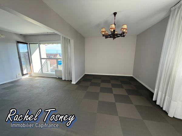 Appartement à vendre T5 MONTBELIARD (25), avec BALCON et GARAGE !