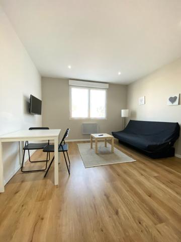 Studio
                                                                                                                                                                                                                                                                                                                        1 pièce(s)                                                                                                                                                                                                                                                                                                                              20.27  m²