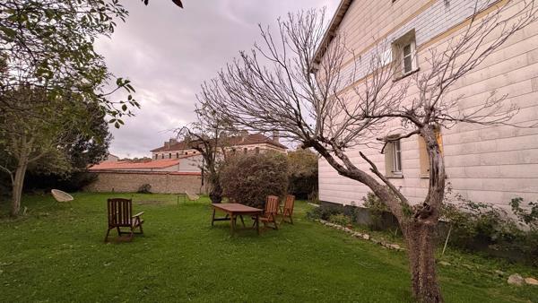 Maison
                                                                                                                                                                                                                                                                                                                        4 pièce(s)                                                                                                                                                                                                          3 chambre(s)                                                                                                                                                                                                          115  m²