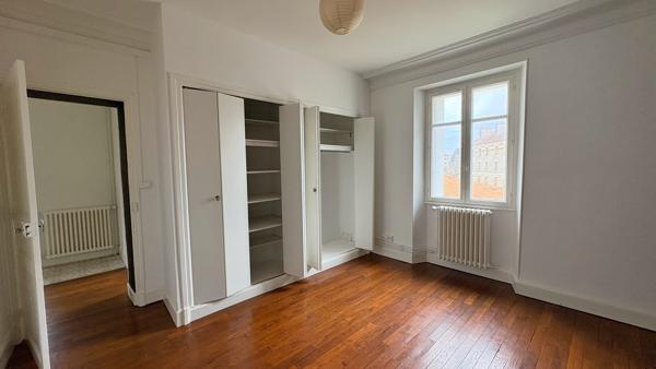 Maison
                                                                                                                                                                                                                                                                                                                        4 pièce(s)                                                                                                                                                                                                          3 chambre(s)                                                                                                                                                                                                          115  m²