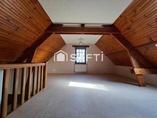 Maison traditionnelle sur grand terrain, au calme !