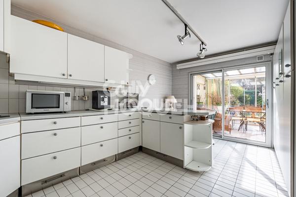 Maison de Prestige à Vendre à Courbevoie - Référence 4842