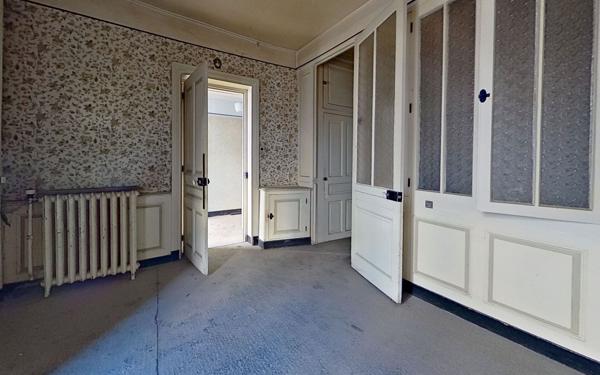 Maison à vendre    4 pièces • 156,06 m2 Rozier-en-Donzy