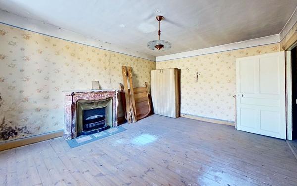 Maison à vendre    4 pièces • 156,06 m2 Rozier-en-Donzy