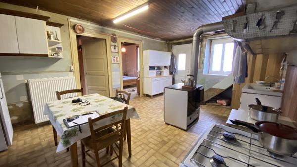 Molles (03300) Viager occupé avec rente Monsieur 80 ans - Maison de campagne avec dépendances et terrain