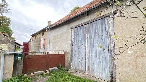 Molles (03300) Viager occupé avec rente Monsieur 80 ans - Maison de campagne avec dépendances et terrain