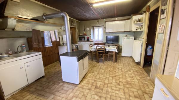 Molles (03300) Viager occupé avec rente Monsieur 80 ans - Maison de campagne avec dépendances et terrain