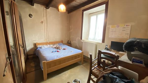 Molles (03300) Viager occupé avec rente Monsieur 80 ans - Maison de campagne avec dépendances et terrain