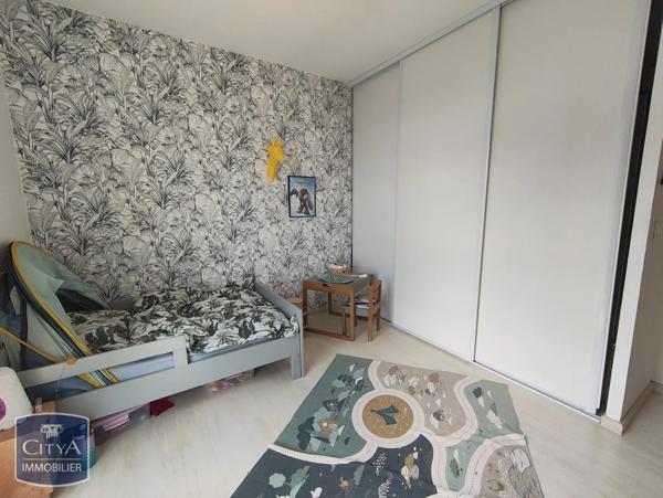 Appartement à louer 5 pièces 106.8m² Bordeaux (33300)