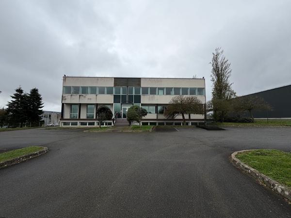 A VENDRE LAVAL BUREAUX , Laval A VENDRE LAVAL BUREAUX , Laval
