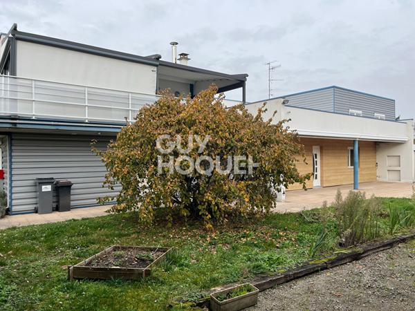 Ensemble immobilier avec local professionnel et appartement de 270m² à CERNAY