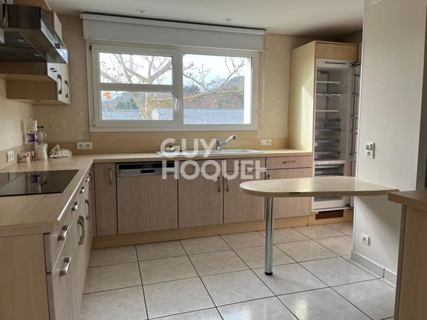 Ensemble immobilier avec local professionnel et appartement de 270m² à CERNAY