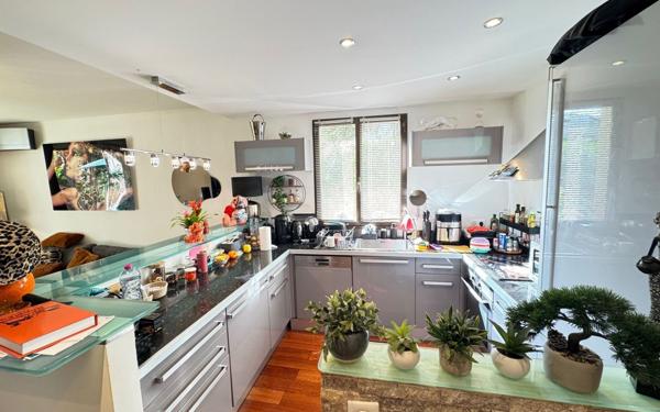 Appartement à vendre    3 pièces • 65,06 m2 Villeneuve-Loubet