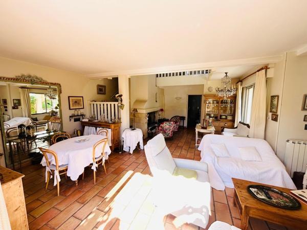 BIEN D'EXCEPTION : VILLA T7 A 80M DE LA PLAGE