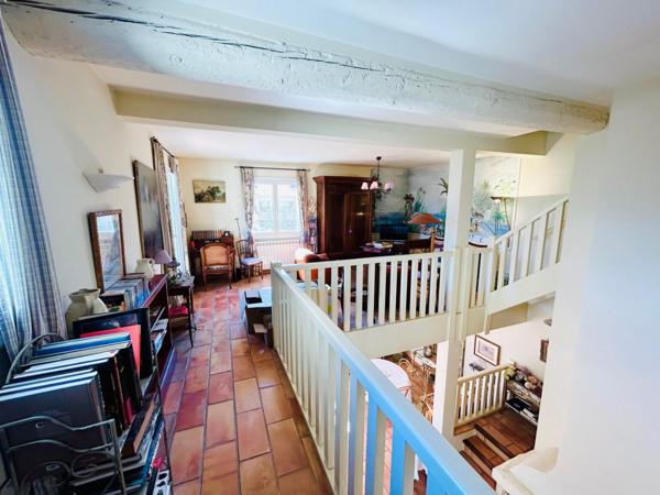 BIEN D'EXCEPTION : VILLA T7 A 80M DE LA PLAGE