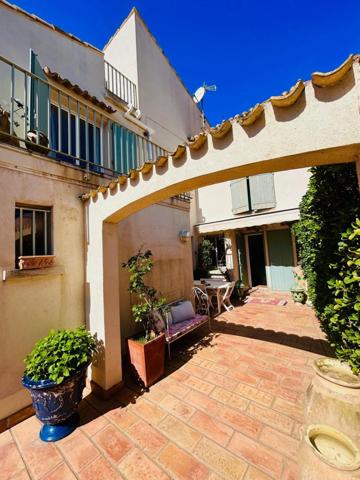 BIEN D'EXCEPTION : VILLA T7 A 80M DE LA PLAGE