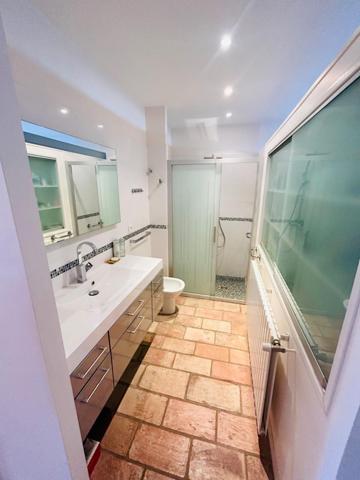 BIEN D'EXCEPTION : VILLA T7 A 80M DE LA PLAGE