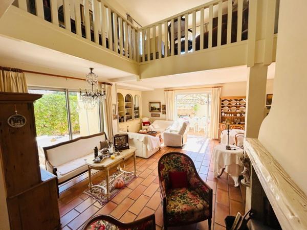 BIEN D'EXCEPTION : VILLA T7 A 80M DE LA PLAGE