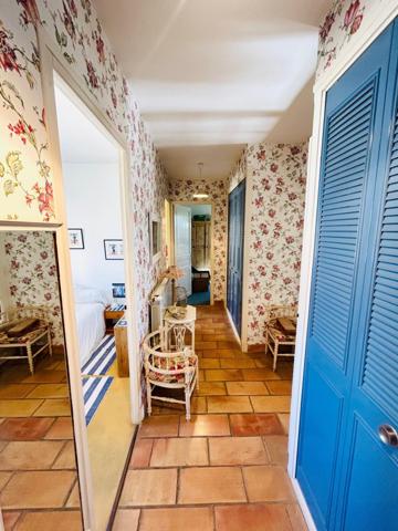 BIEN D'EXCEPTION : VILLA T7 A 80M DE LA PLAGE