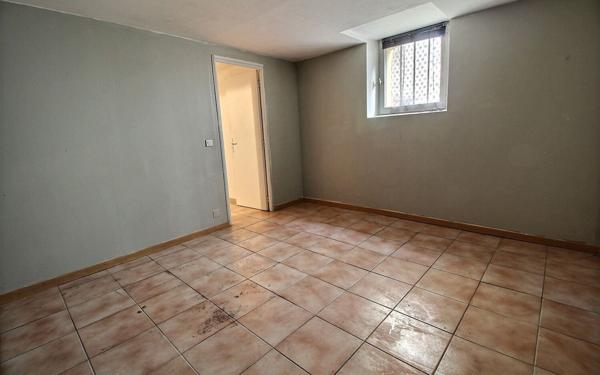 Appartement à vendre    3 pièces • 37,60 m2 Vincennes