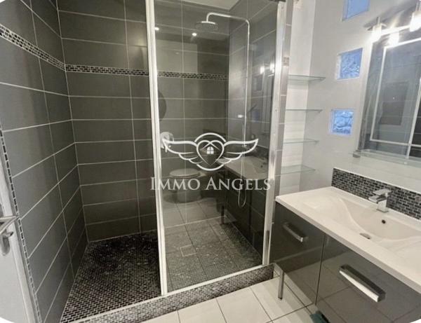 LATTES CENTRE-T2 EN PARFAIT ETAT-PLACE DE PARKING PRIVATIVE-PARC PRIVE-TRAMWAY