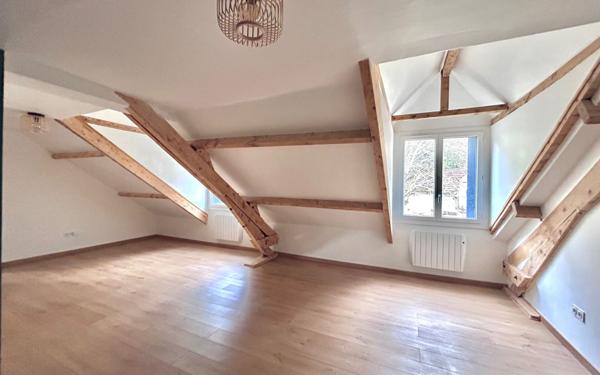 Appartement à louer    3 pièces • 55 m2 Trélissac