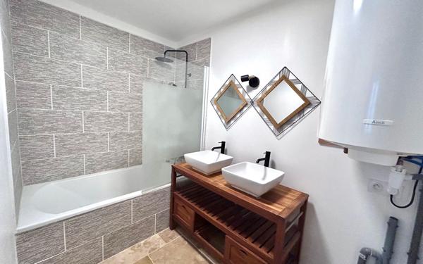 Appartement à louer    3 pièces • 55 m2 Trélissac