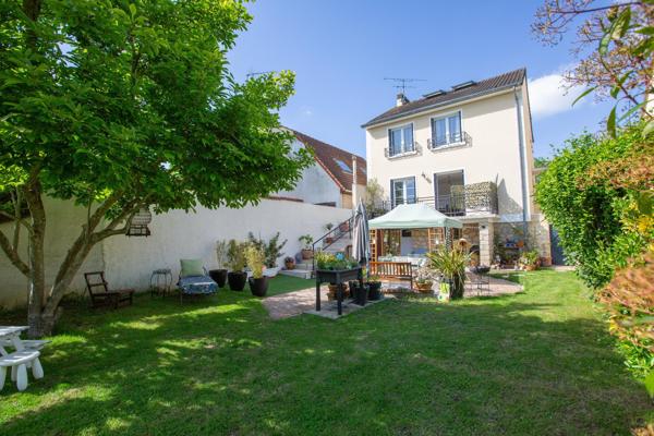 SUPERBE MAISON FAMILIALE 140 M²-TERRAIN 595 m²
