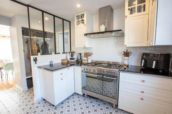 SUPERBE MAISON FAMILIALE 140 M²-TERRAIN 595 m²