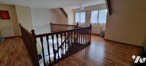 LA GUERCHE DE BGNE - Pavillon avec piscine-garages et terrain