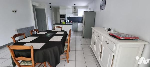 LA GUERCHE DE BGNE - Pavillon avec piscine-garages et terrain