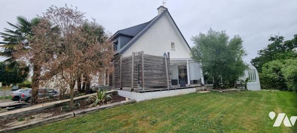 LA GUERCHE DE BGNE - Pavillon avec piscine-garages et terrain