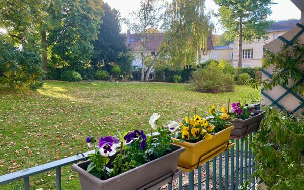 Appartement à vendre    4 pièces • 62,32 m2 Viroflay