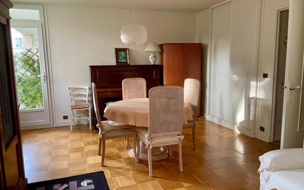 Appartement à vendre    4 pièces • 62,32 m2 Viroflay