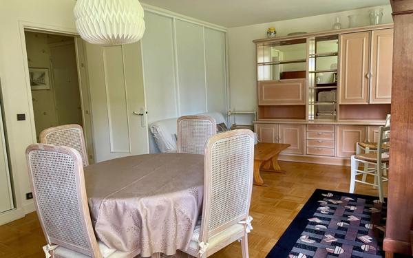 Appartement à vendre    4 pièces • 62,32 m2 Viroflay