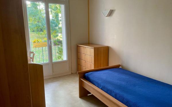 Appartement à vendre    4 pièces • 62,32 m2 Viroflay