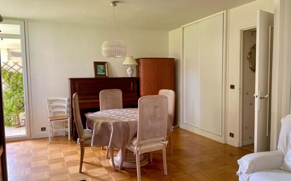 Appartement à vendre    4 pièces • 62,32 m2 Viroflay