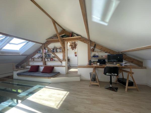 Maison rénovée à proximité du centre historique, à vendre