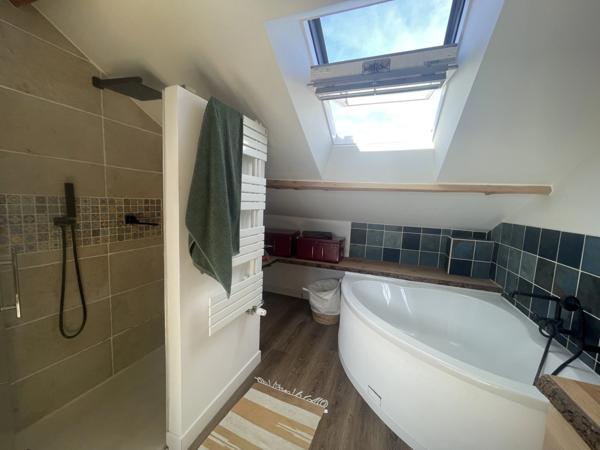 Maison rénovée à proximité du centre historique, à vendre