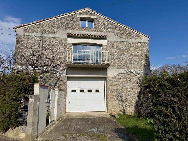 Ensemble de deux maisons de caractère en pierre avec piscine et cadre magnifique dans la vallée