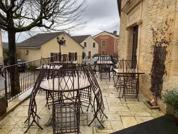 Opportunité commerciale exceptionnelle située au cœur d'un village prospère et très recherché.