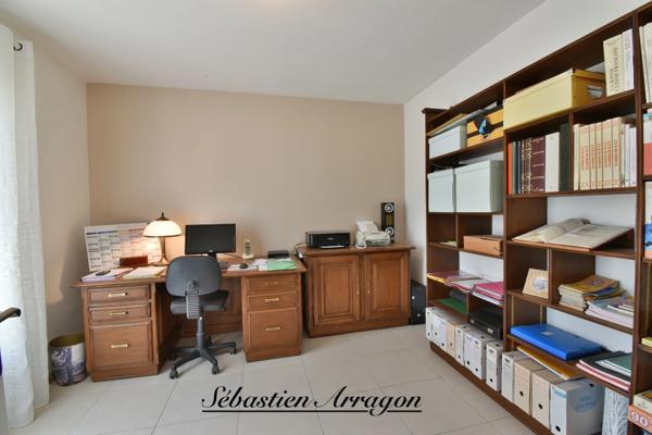 Villa contemporaine 250 m² – 5 chambres – 3 hectares – piscine 18 m – Villeneuve-sur-Lot (47)