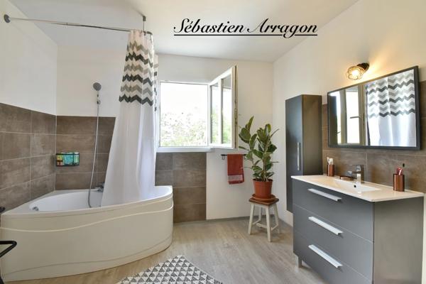 Villa contemporaine 250 m² – 5 chambres – 3 hectares – piscine 18 m – Villeneuve-sur-Lot (47)