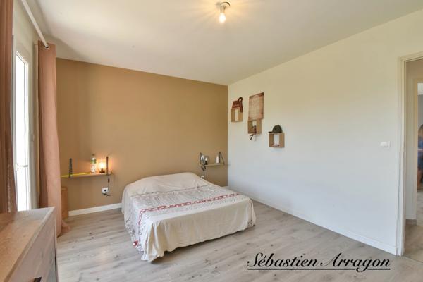 Villa contemporaine 250 m² – 5 chambres – 3 hectares – piscine 18 m – Villeneuve-sur-Lot (47)