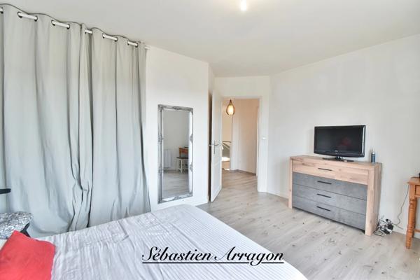 Villa contemporaine 250 m² – 5 chambres – 3 hectares – piscine 18 m – Villeneuve-sur-Lot (47)